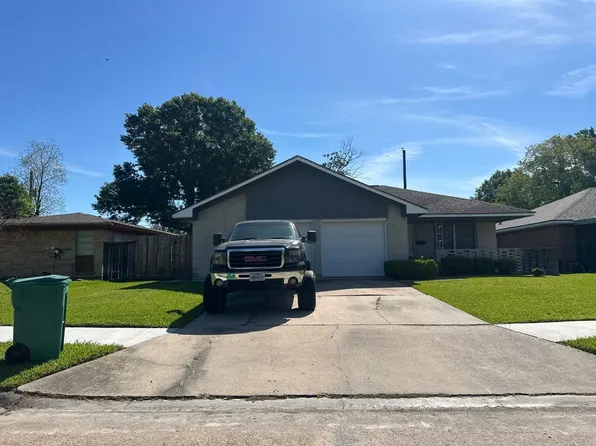 1401 Zapp Ln, Pasadena, TX 77502