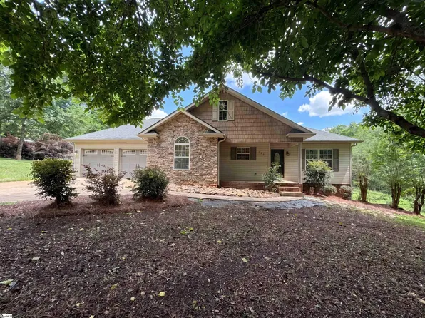 107 Trailing Ivy Ct, Landrum, SC 29356