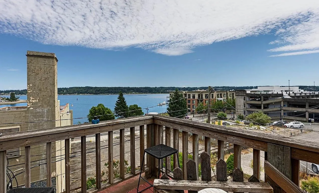 2 bed, 900 sqft, $1,700 — Photo 2