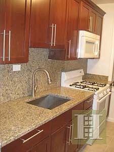 2nd image of 2616 Union St APT 5G
