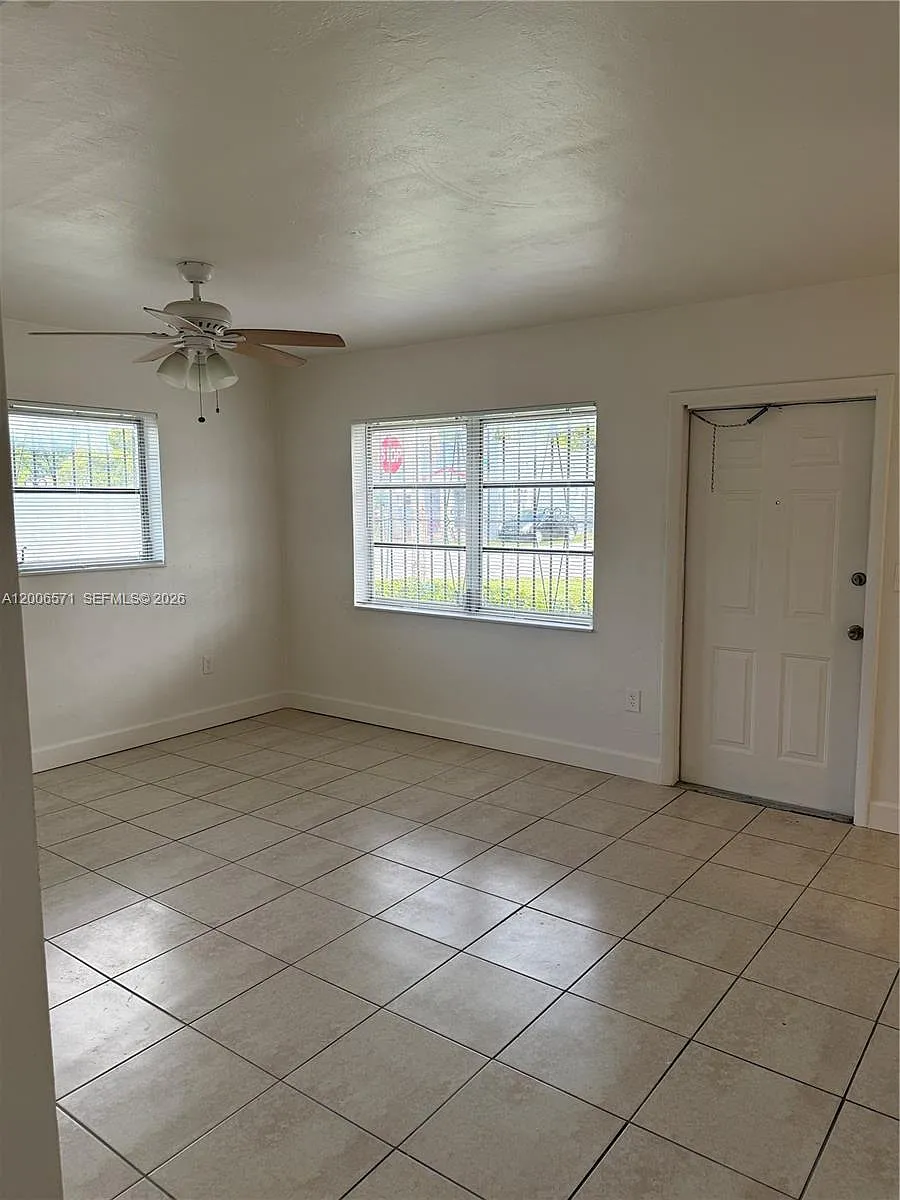 Building Photo - 2910 NW 92nd St #2944