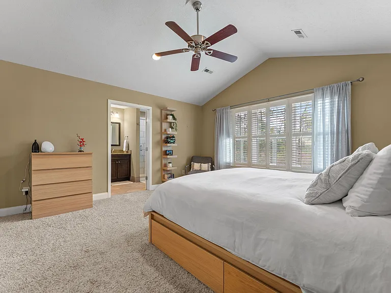 155 Devon Cir — Photo 30