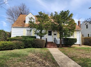 70 Lincoln Rd, Hempstead, NY 11550