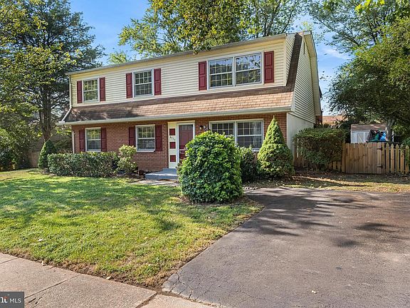 3rd image of 4715 Kentwood Ln #267