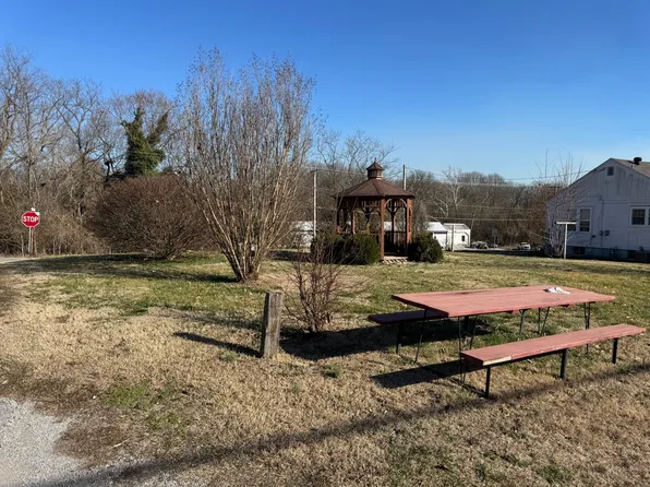 102 Grammer St, Jonesboro, IL 62952