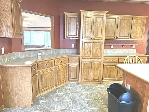 5th image of 685 Prince Wood #421