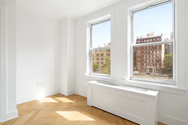 Rented by Compass | media 7