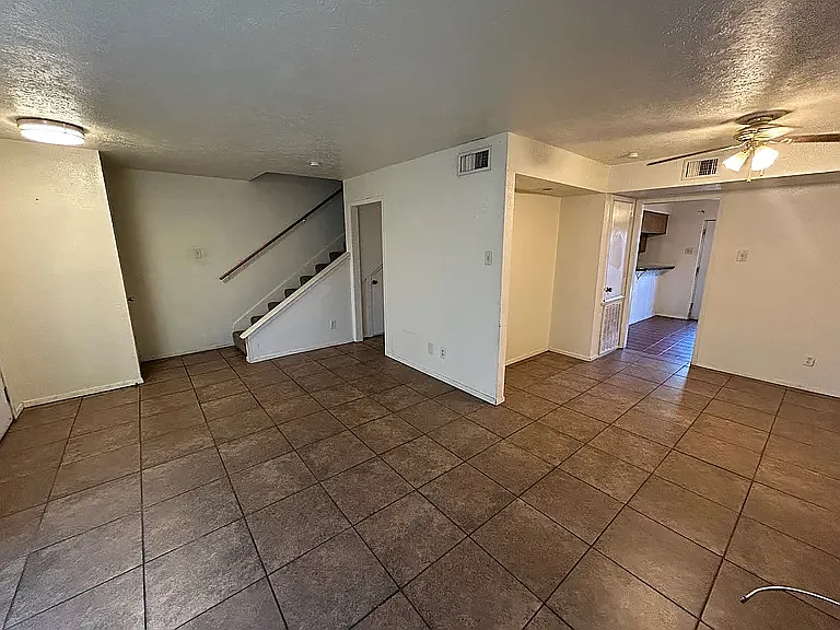 246 Rolling Hills Pl — Photo 5