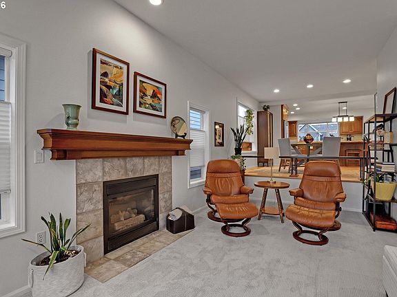 4th image of 524 NE Bridgeton Rd