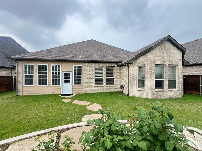 8137 Maybury — Photo 30