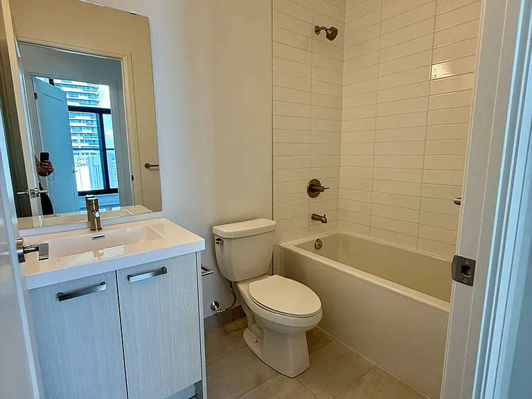 20 Soudan Ave #Penthouse 06 — Photo 19