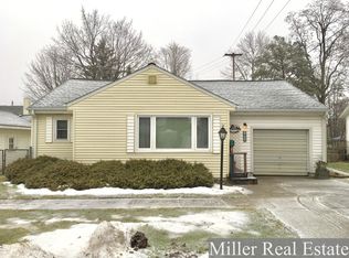 411 S Dibble St, Hastings, MI 49058