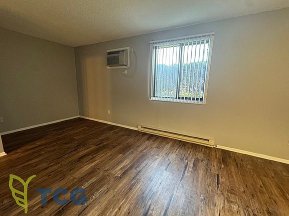 2nd image of 2402 Marquette Rd APT 9