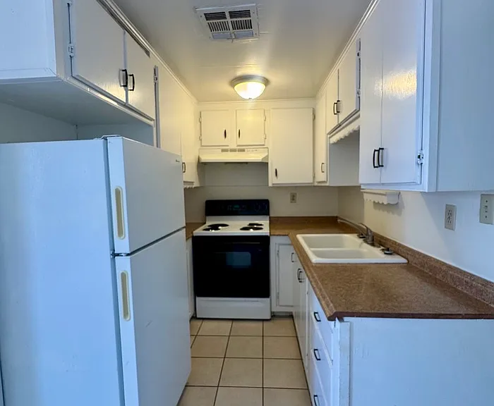 5250 E Bellevue St #B — Photo 7