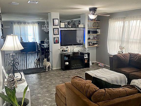 5th image of 543 Del Mar Dr