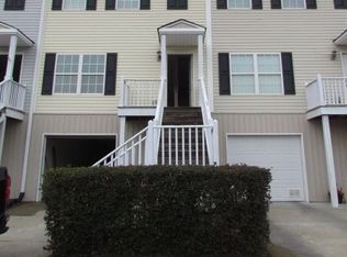 336 Laurel Oak Ln, Savannah, GA 31404