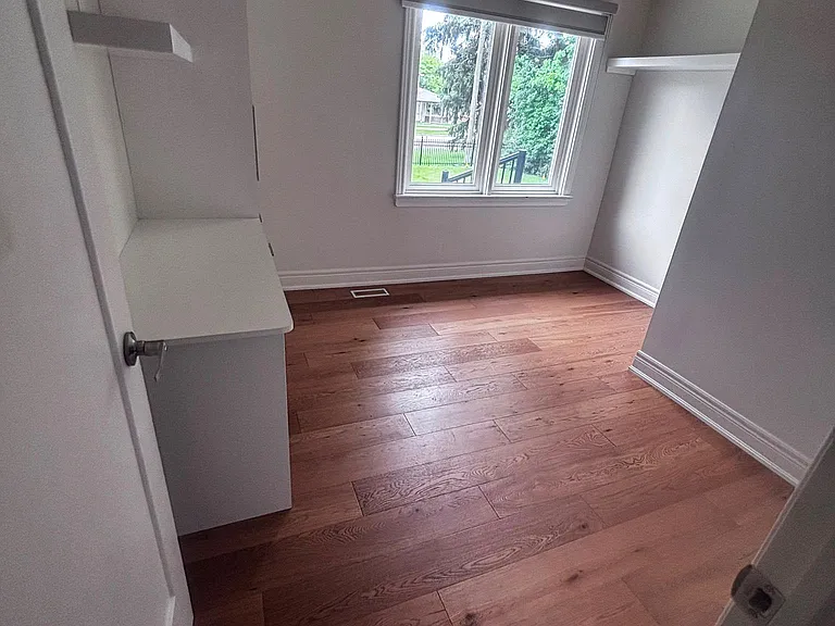 1285 Rebecca St — Photo 19