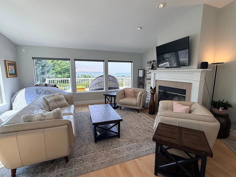 2637 Afton Pl NE — Photo 6