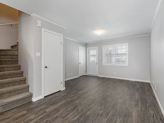 107 Thode Ave — Photo 7