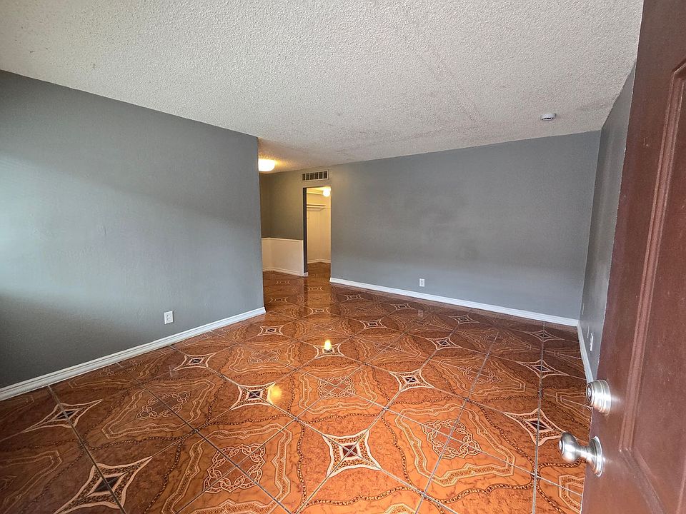 1st image of 2100-2104 E Sunrise Ave #4