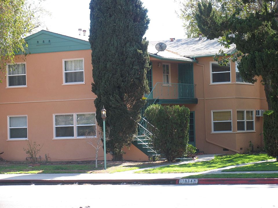 1st image of 12928 Burbank Blvd