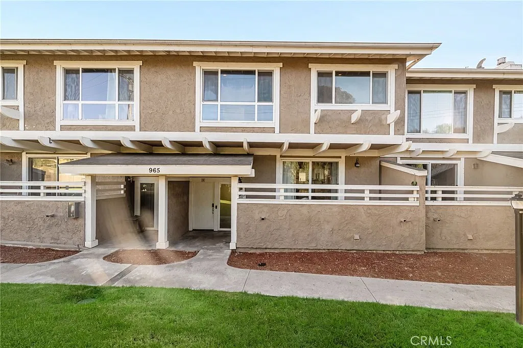 2 bed, 1.5 bath, 1437 sqft, $3,600 — Photo 1