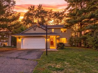 7018 43rd St N, Oakdale, MN 55128