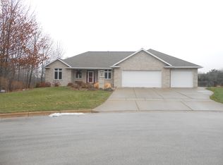 1632 Rockwell Ct, Green Bay, WI 54313