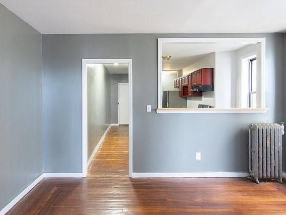 3rd image of 354 Bergen Ave #2