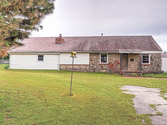2nd image of 1316 E Jackson Ave N