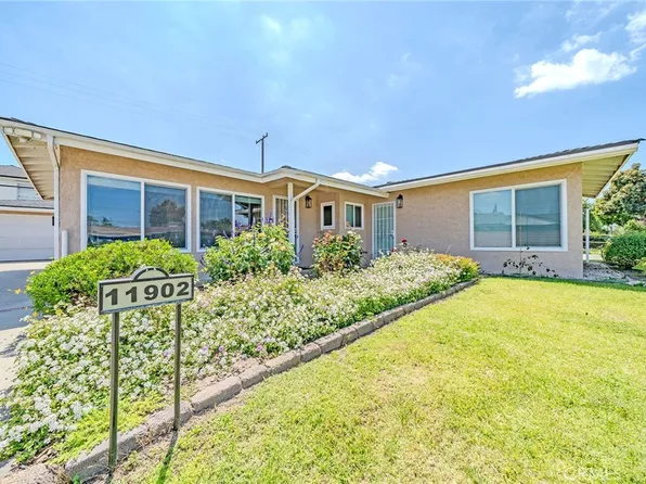 11902 206th St, Lakewood, CA 90715
