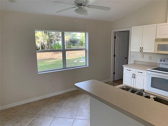 3rd image of 2644 Starview Ave