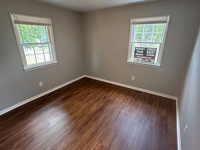 434 James St — Photo 12