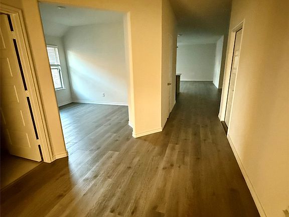 3rd image of 2113 Camellia St