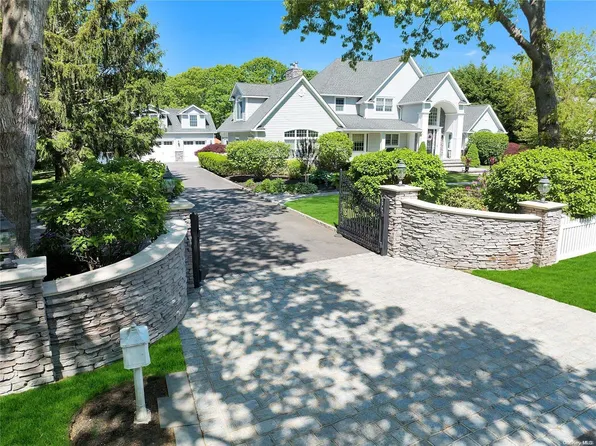 (undisclosed Address), Bayport, NY 11705