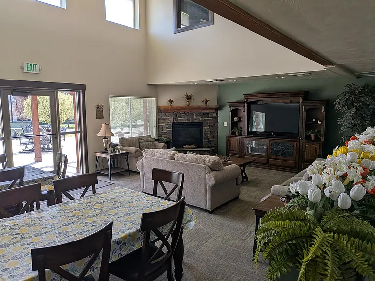 Bandon River Apartments — Photo 3