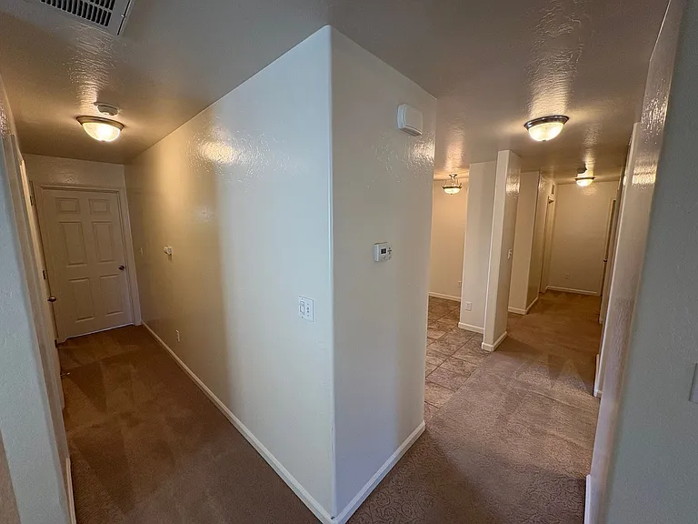 4704 W Rialto Ave — Photo 23