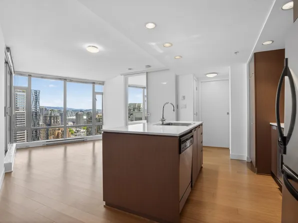 1255 Seymour St #2706, Vancouver, BC V6B 0H1