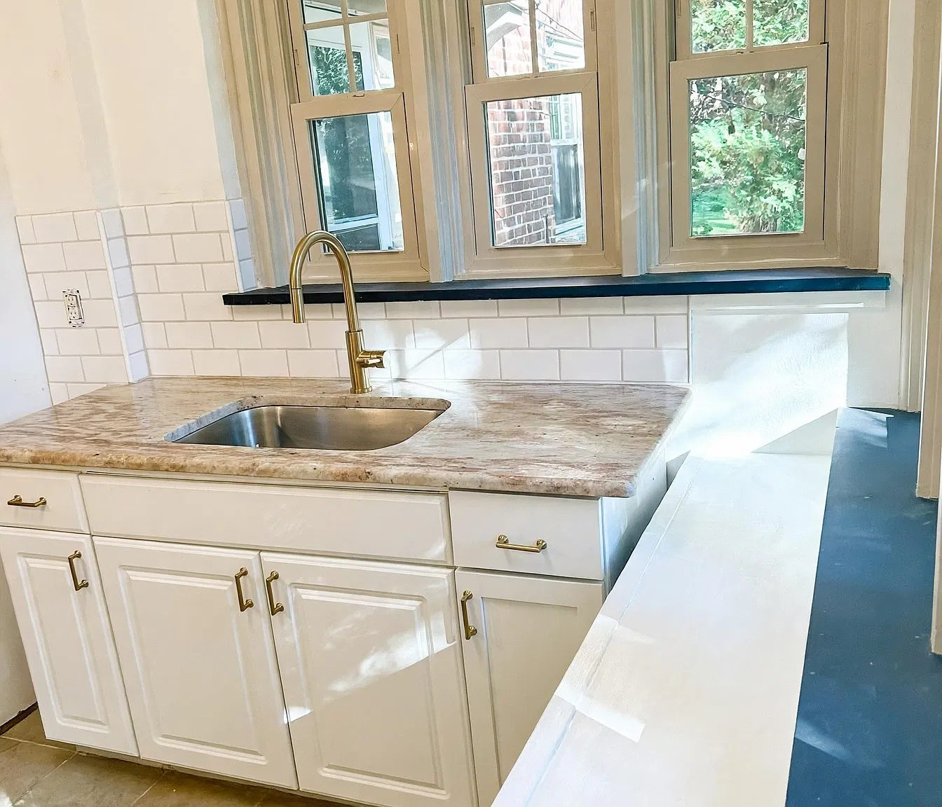 1 bed, 880 sqft, $1,550 — Photo 2