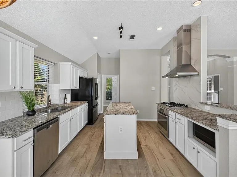 2017 Melissa Diane St — Photo 15