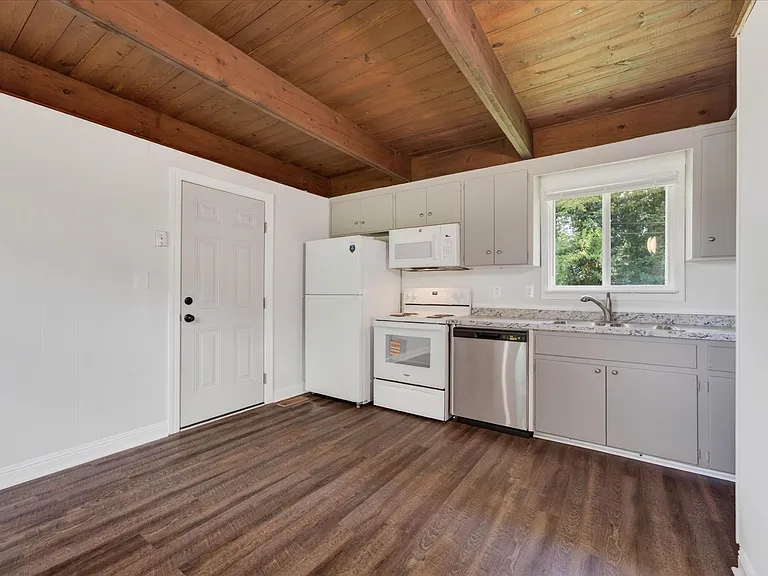 444 Appleton Dr — Photo 14