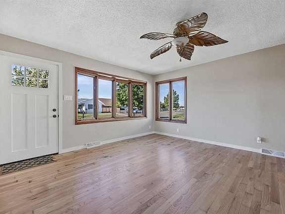 3rd image of 5536 Sharon Ln NW