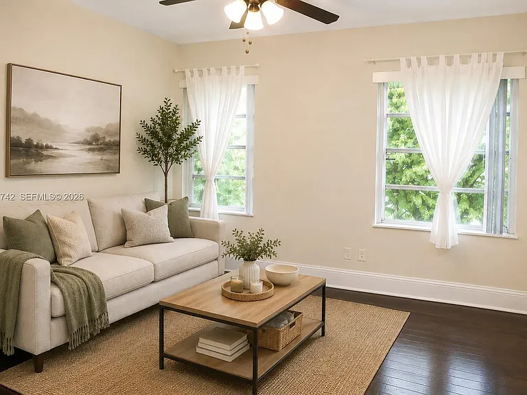 1661 SW 13th St #3 — Photo 6