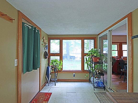 4th image of 431 Edgewater Beach Blvd