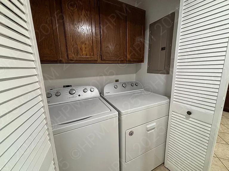 5868 Royal Rdg — Photo 4