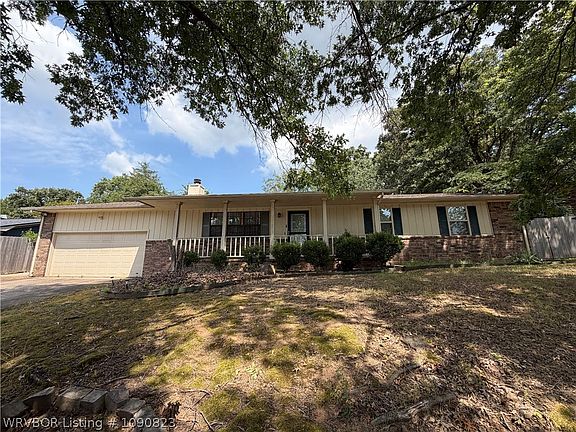 2nd image of 1606 N Hills Blvd