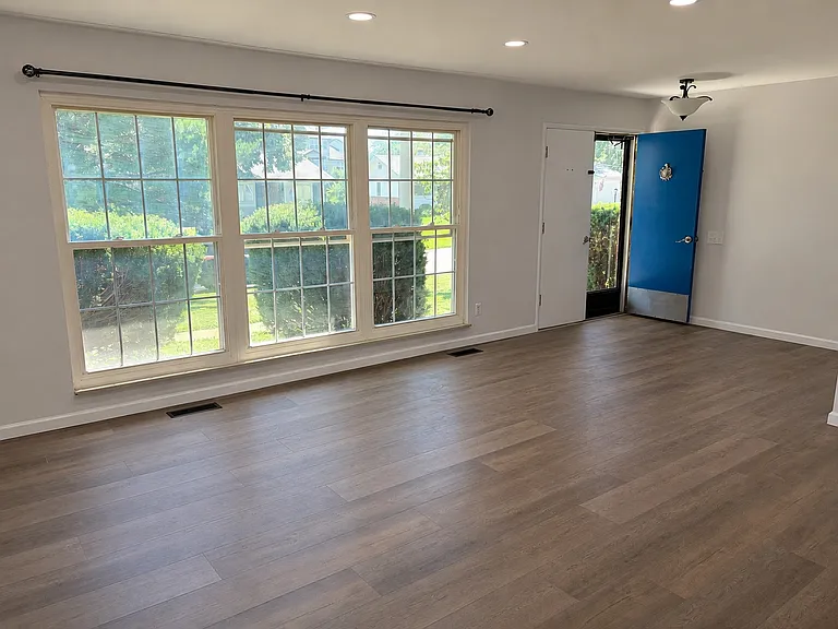 695 Bellerive Estates Dr — Photo 3