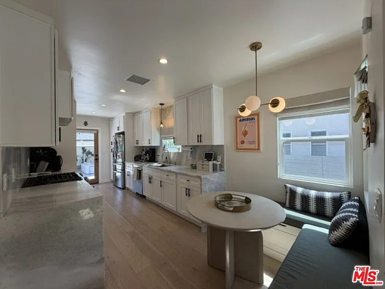 1768 S Fairfax Ave — Photo 12