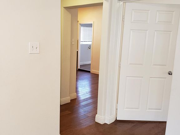 4th image of 4722 Elmwood Ave