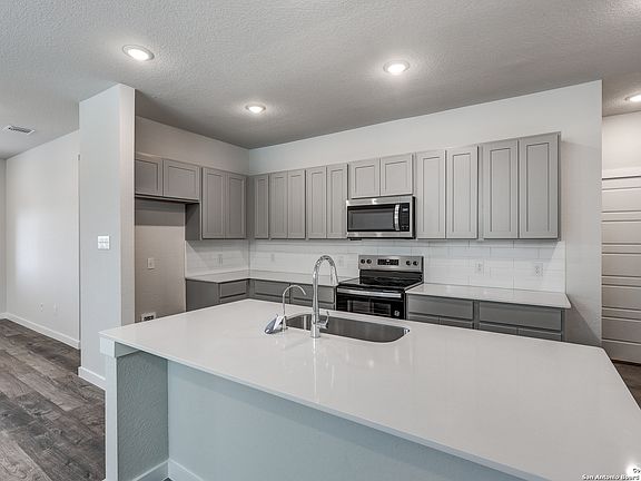 5th image of 4334 Clarisse Street